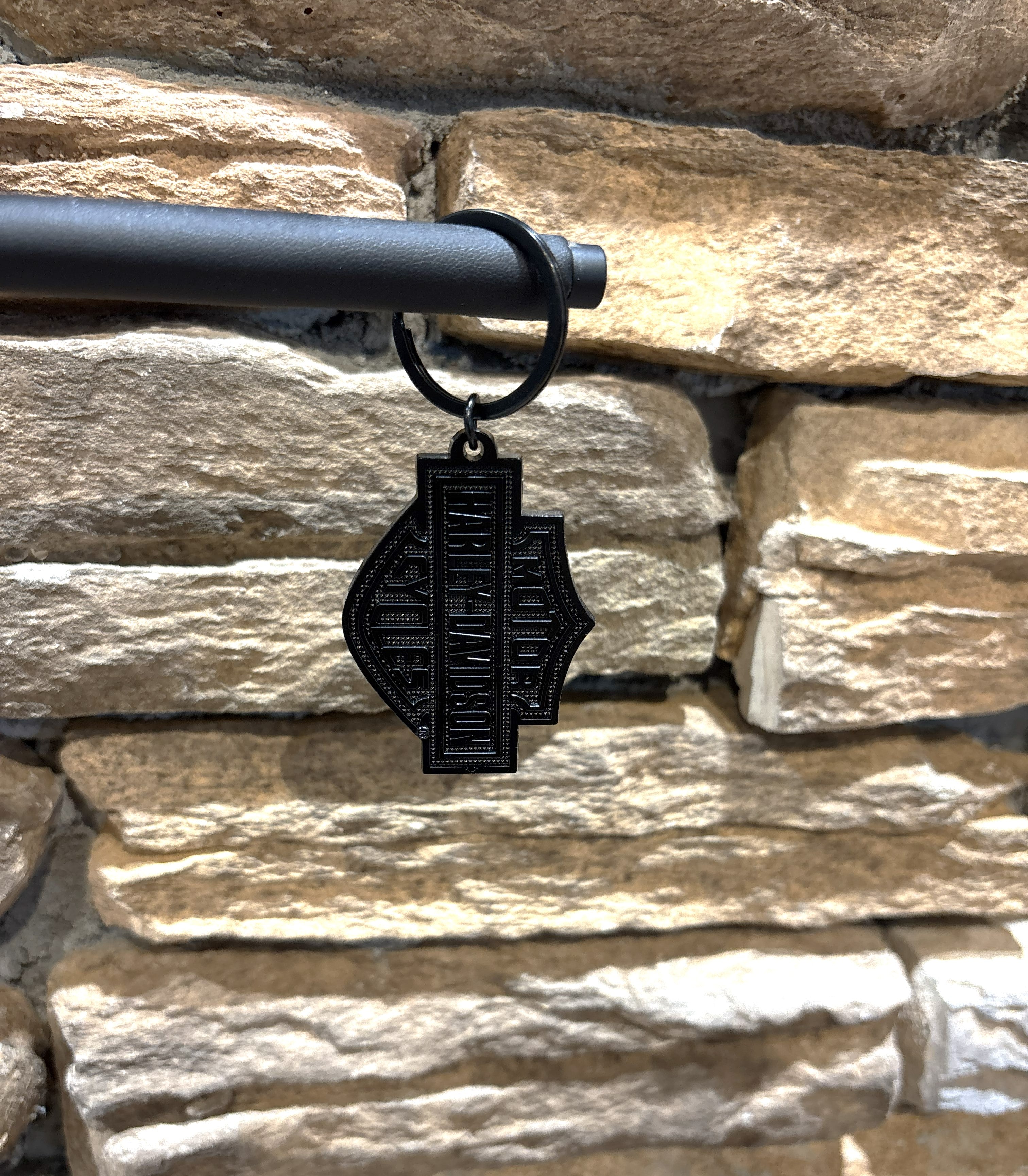 Bar & Shield Knurld Pattern Keychain